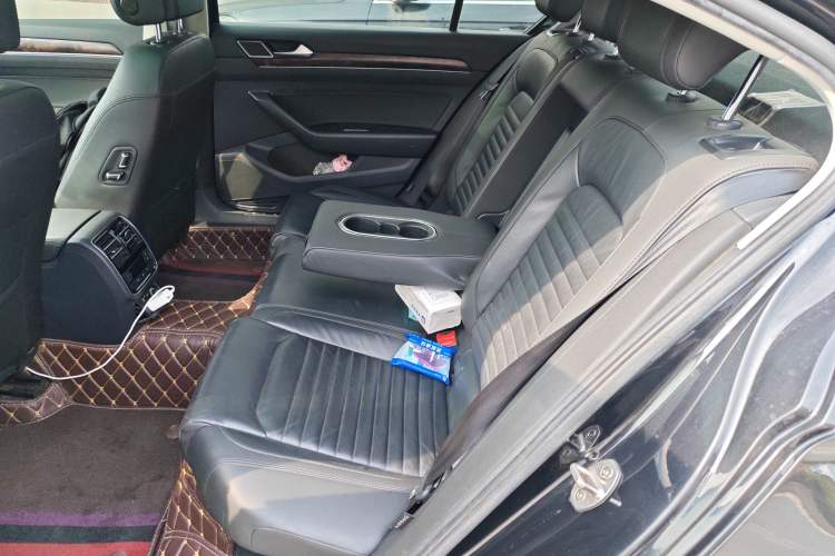 Used Volkswagen Magotan 2018 Facelift 330TSI DSG Luxury Model Left Rear Seat