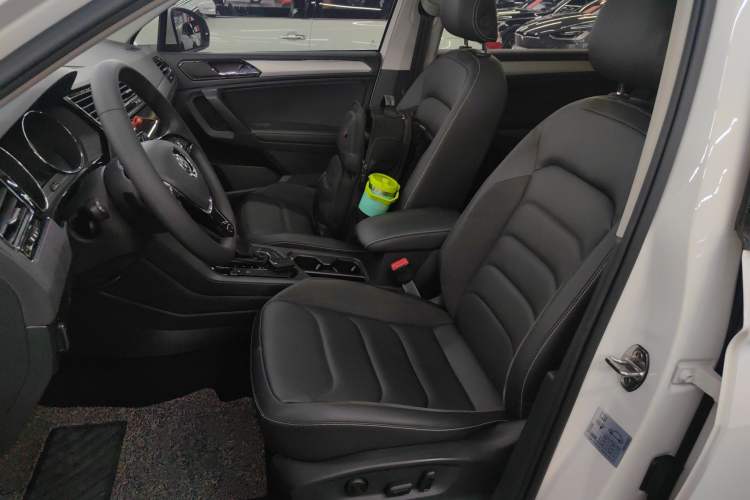 Used Volkswagen Tiguan L 2019 Revised 330TSI Automatic Two-Wheel Drive Smart & Luxury Edition China VI Standard
