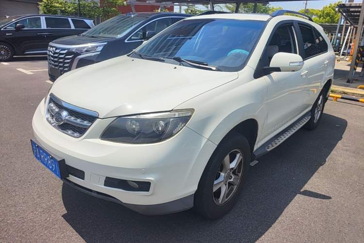 Used BYD S6 2014 2.4L Automatic Prestige 5-Seater