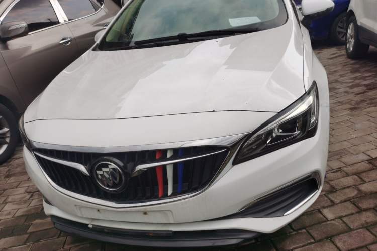 Used Buick Verano 2018 Sedan 20T Dual-Clutch Leading Model Front