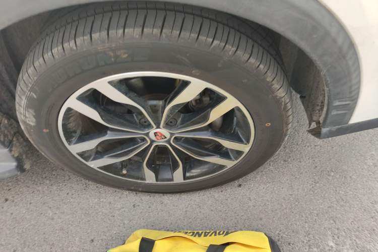 Used Roewe RX5 2016 30T Two-Wheel Drive Automatic Internet Smart Edition
