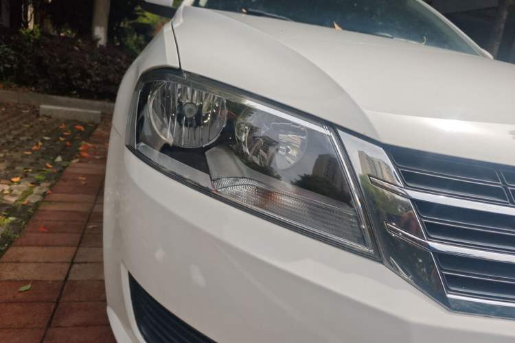 Used Volkswagen Lavida 2013 Revised Classic 1.6L Automatic Fashion Edition
