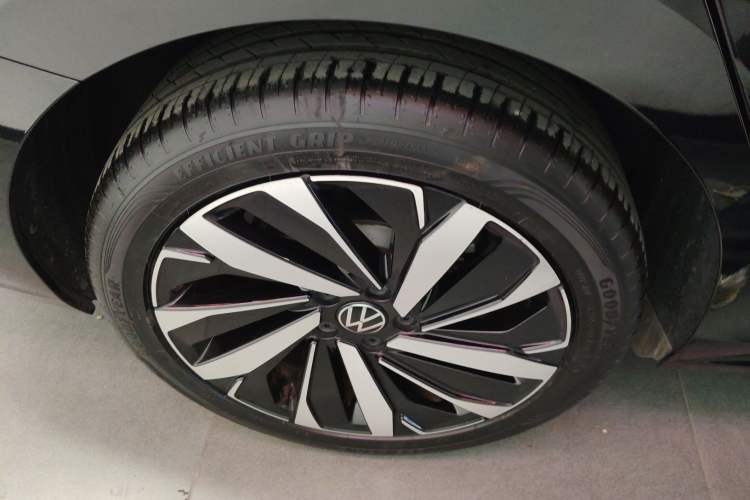 Used Volkswagen Passat 2024 380TSI Dragon Glory Edition Exterior 3