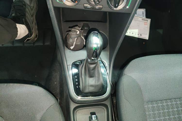 Used Volkswagen Polo 2018 1.5L Automatic Enjoyment Model Gear Lever