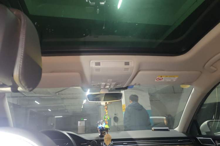 Used Volkswagen Magotan 2017 330TSI DSG Luxury Model
