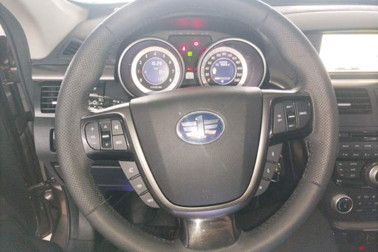 Used Bestune X80 2016 1.8T Automatic Luxury Model
