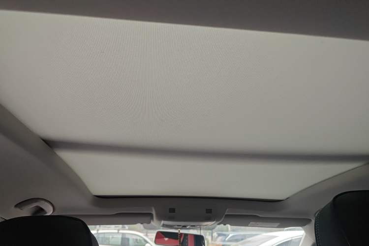 Used Volkswagen T-ROC 2021 280TSI DSG Two-Wheel Drive Elite Connect Edition Headliner