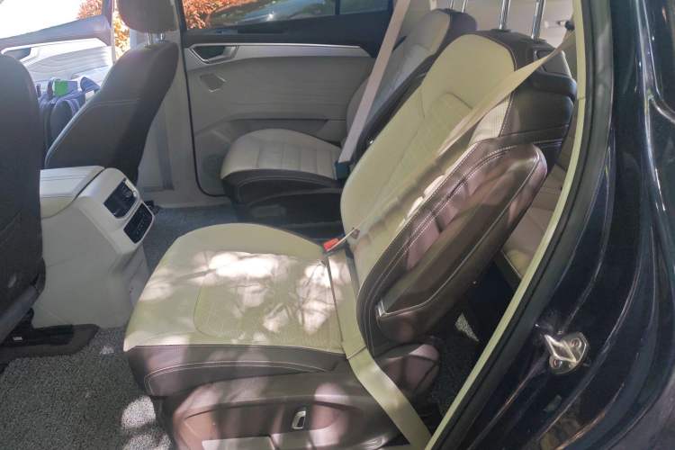 Used Volkswagen Talagon 2022 380TSI Four-Wheel Drive Luxury "Jiajing" Edition Pro 6 Seats Left Rear Seat