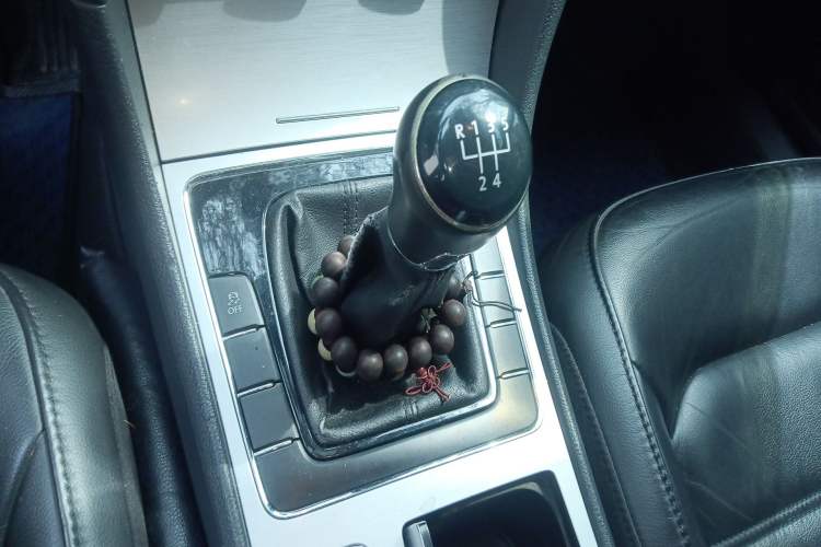 Used Volkswagen Passat 2013 1.4TSI Manual Prestige Edition Gear Lever