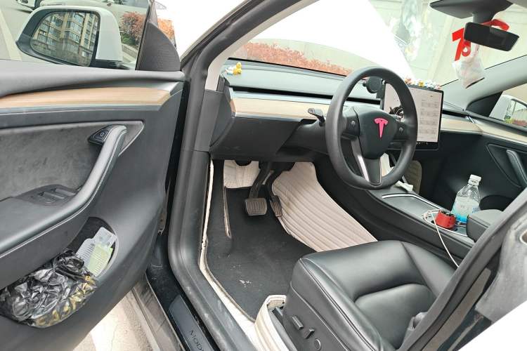 Used Tesla Model Y 2021 Long-Range All-Wheel-Drive Version 3D7