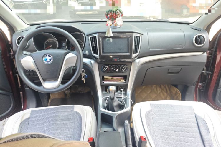 Used Venucia T70 2015 1.6L Manual Ruixing Edition
