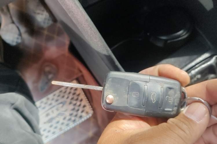 Used Volkswagen Santana 2015 1.6L Manual Fashion Edition Vehicle Key