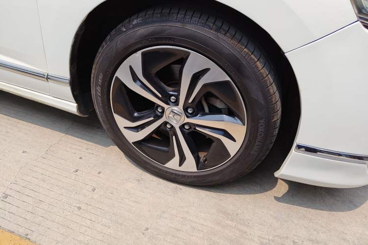 Used Honda Spirior 2015 2.4L Prestige Edition Right Front Wheel Hub