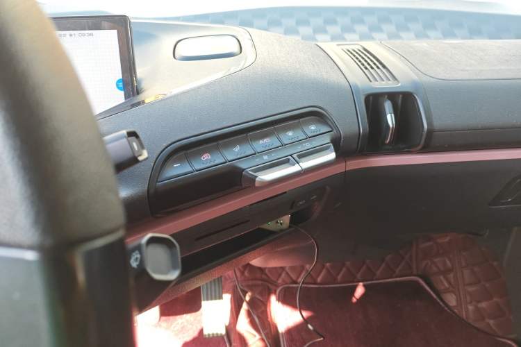 Used Baojun E300 2020 Plus Starry Intelligence Edition