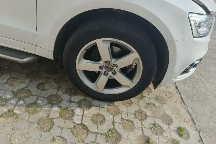 Used Audi Q5 2017 Plus 40 TFSI Ambition Model Right Front Wheel Hub