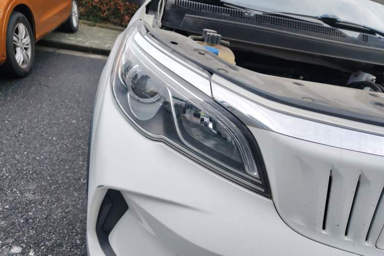 Used Geometry EX3 Kung Fu Cow 2021 Tough Bull Cow Right Front Headlight