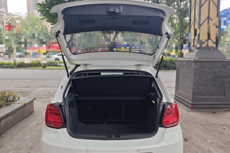 Used Volkswagen Polo 2016 1.6L Automatic Comfort Model
