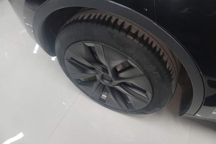 Used Tesla Model Y 2022 Revised Version Rear-Wheel Drive Right Rear Wheel Hub