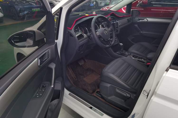 Used Volkswagen Touran 2018 Volkswagen Touran L 280TSI DSG Comfort Edition 7 Seats China V Emission Standard