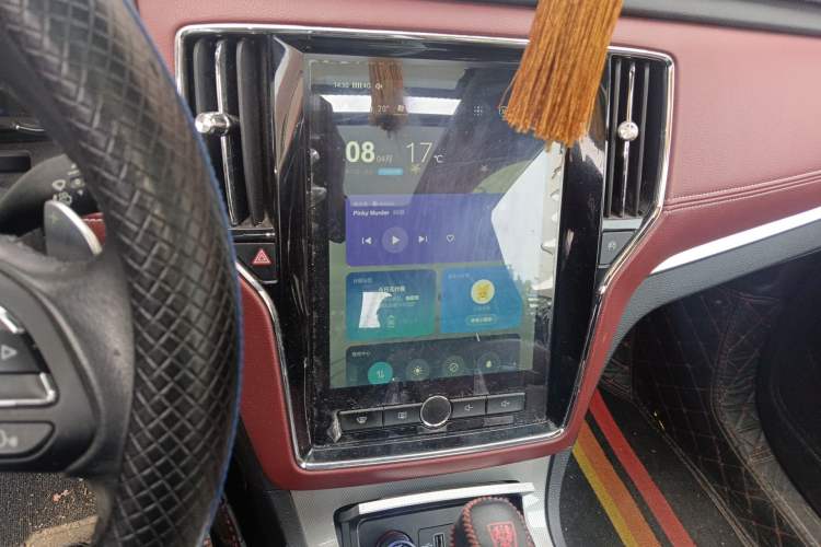 Used Roewe RX5 2016 30T Four-Wheel Drive Automatic Internet Smart Luxury Edition Audio And AC Panel