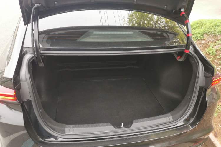 Used GAC Trumpchi EMPOW 2021 270T DCT J15 Version Trunk