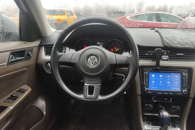 Used Volkswagen Bora 2014 1.6L Automatic Comfort Model Steering Wheel