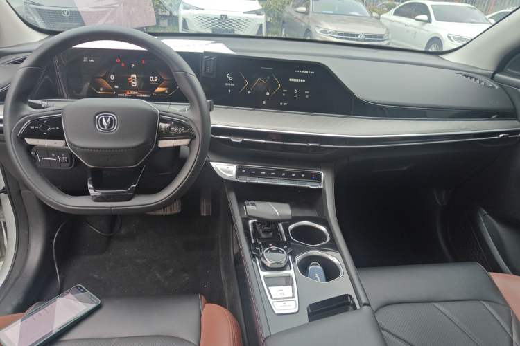 Used CHANGAN Eado 2022 PLUS Blue Whale NE 1.4T GDI DCT Flagship Edition Center Console