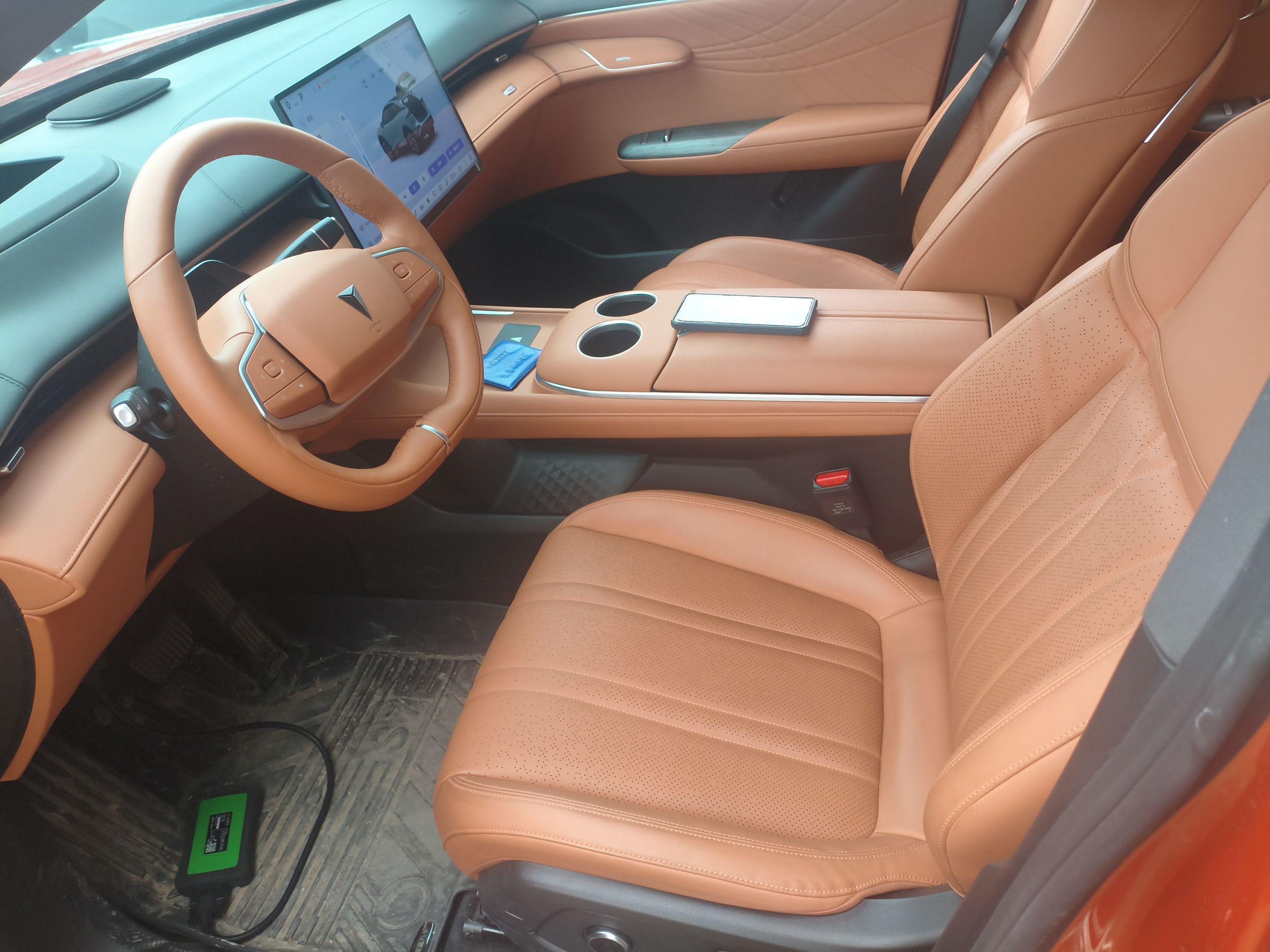 المقاعد الأمامية داخل السيارة