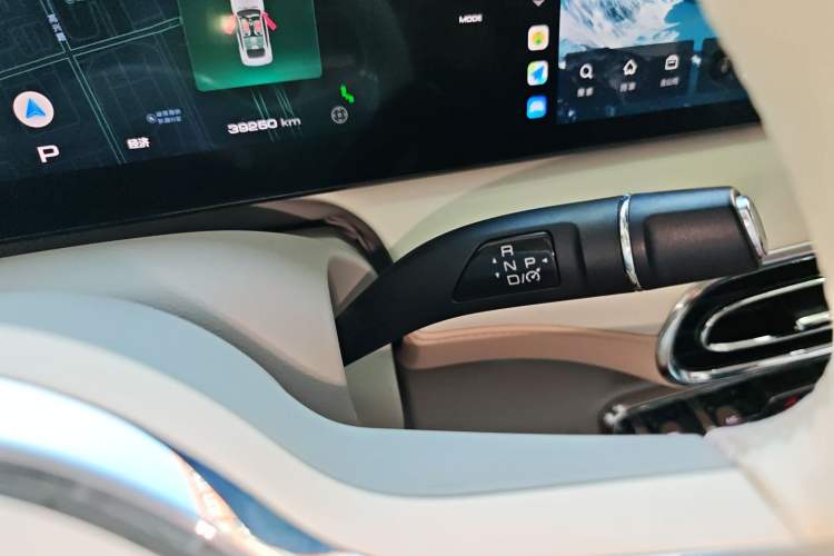 Used ORA Ballet Cat 2022 401 km Nutcracker Edition
