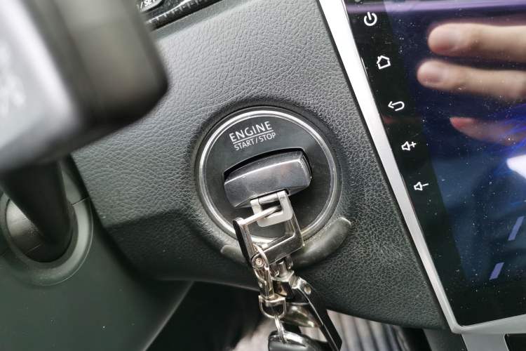 Used Volkswagen Magotan 2012 Revised 1.8TSI Comfort Version Vehicle Key