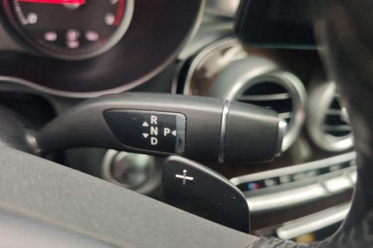 Used Mercedes-Benz GLC 2018 Facelift GLC 260 4MATIC Luxury Edition
