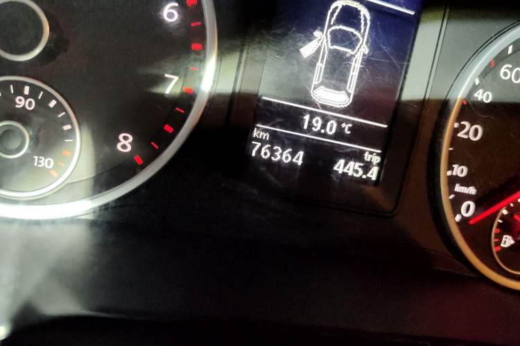 Used Volkswagen Tiguan 2017 300TSI Automatic Two-Wheel Drive Silk Road Luxury Edition Odometer Close Up