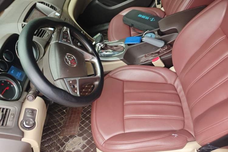 Used Buick Regal 2011 2.4L SIDI Elite Edition Left Front Seat