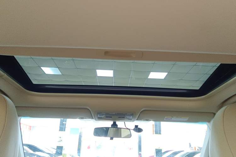 Used Toyota Camry 2015 2.0G Premier Edition
