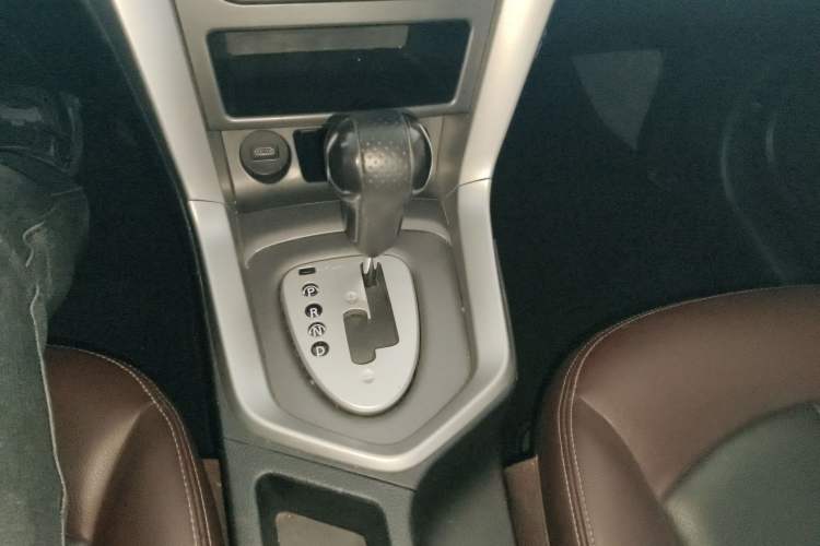 Used Venucia T70X 2015 2.0L CVT SmartFun Sport Edition
