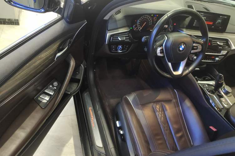 Used BMW 5 Series 2018 Revised Version 530Li Leading Edition Luxury Package Driver Seat