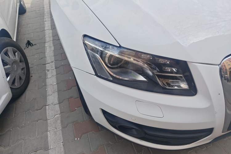 Used Audi Q5 2011 2.0TFSI Comfort Version Right Front Headlight