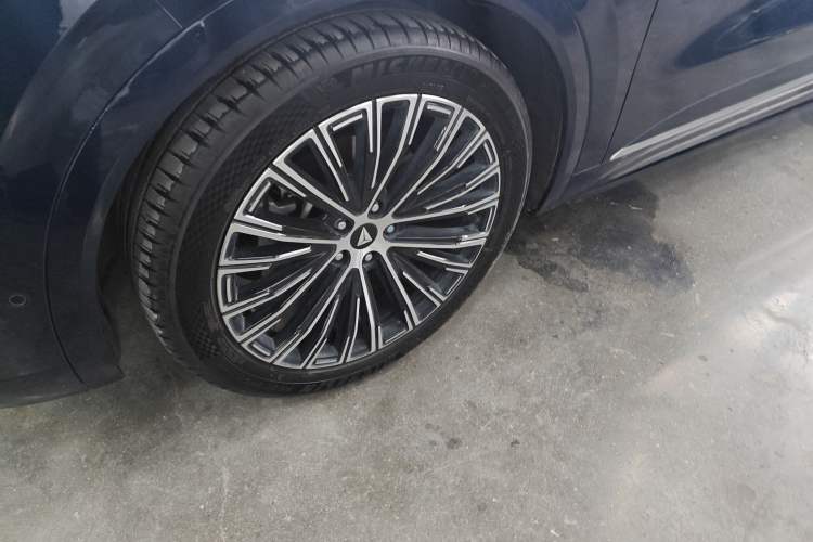 Used Deepal S09 2025 Four-Wheel Drive Ultra+ Custom Edition
