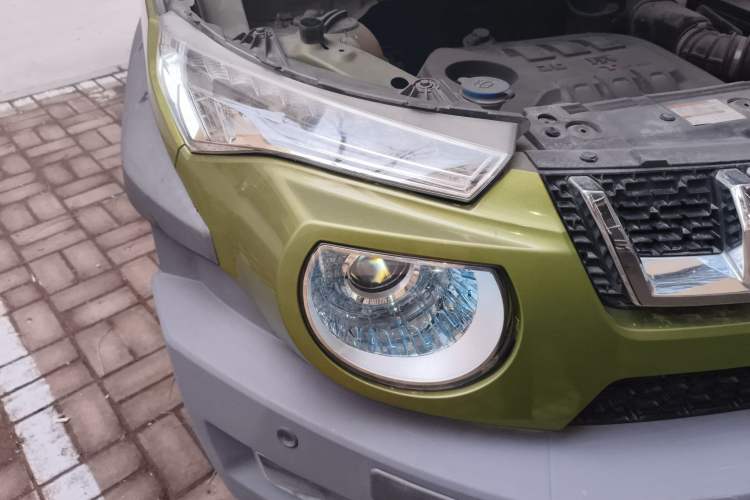 Used BAIC Off-Road BJ20 2016 1.5T CVT Luxury Model Right Front Headlight