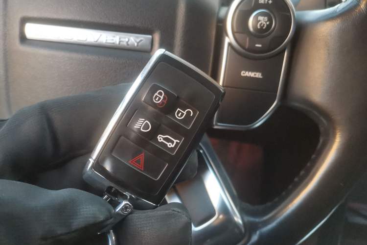 Used Land Rover Discovery 2018 3.0 SC V6 SE