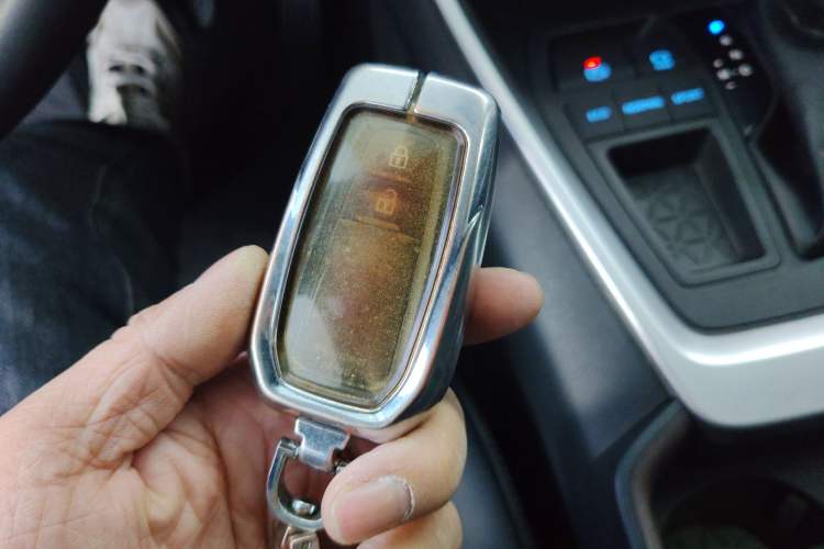 Used Toyota RAV4 2021 2.0L CVT Two-Wheel Drive Fashion PLUS Edition
