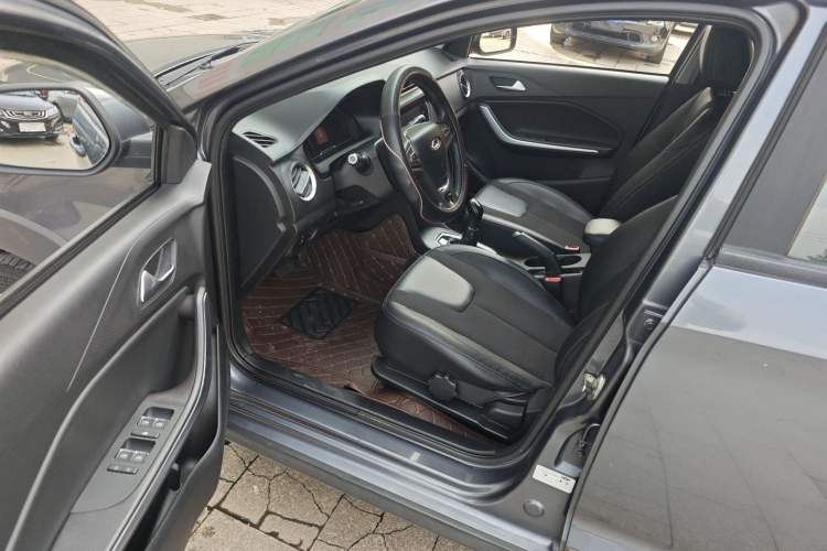 Used Chery Tiggo 3X 2018 1.5L Automatic Elite Edition Driver Seat