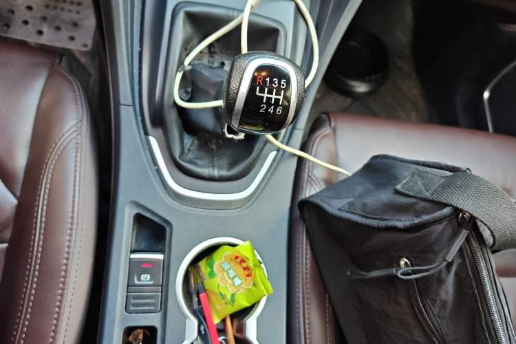 Used Haima V70 2016 2.0L Manual - Enjoyment Version 6 Seats
