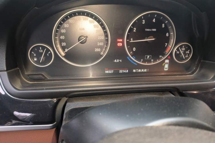 Used BMW 5 Series 2017 520Li Elegant Edition Odometer Close Up