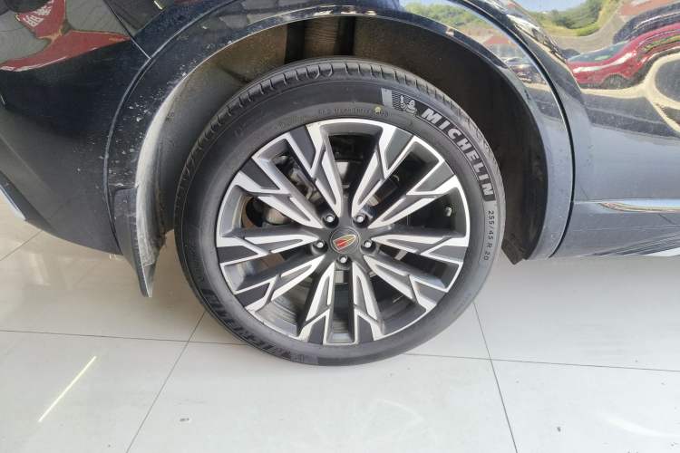 Used Hongqi HS5 2023 2.0T Four-Wheel Drive Flagship Pro Edition Right Rear Wheel Hub