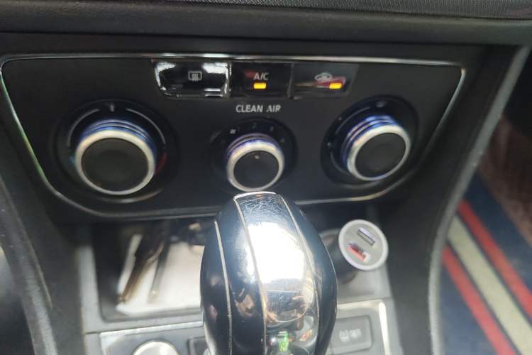 Used Volkswagen Lavida 2018 Classic 1.5L Automatic Comfort Edition China VI Standard Audio And AC Panel