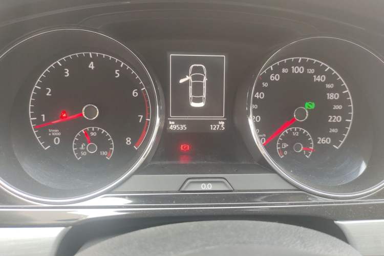 Used Volkswagen Lamando 2015 280TSI DSG Comfort Edition Odometer Close Up