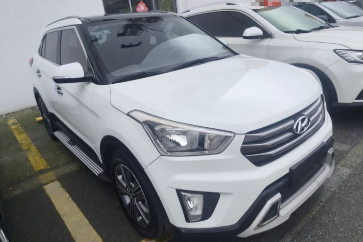 Used Hyundai ix25 2015 1.6L Automatic Two-Wheel Drive Smart GLS Trim Front Right 45 Deg