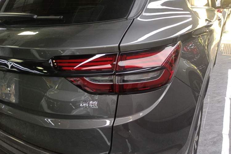 Used Geely Auto Coolray 2021 1.4T DCT Platinum Edition Exterior 2