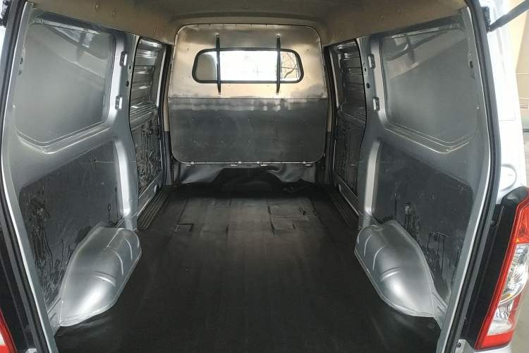 Used Wuling Rongguang S 2023 1.5L Basic Enclosed-Window Vehicle 2 Seats